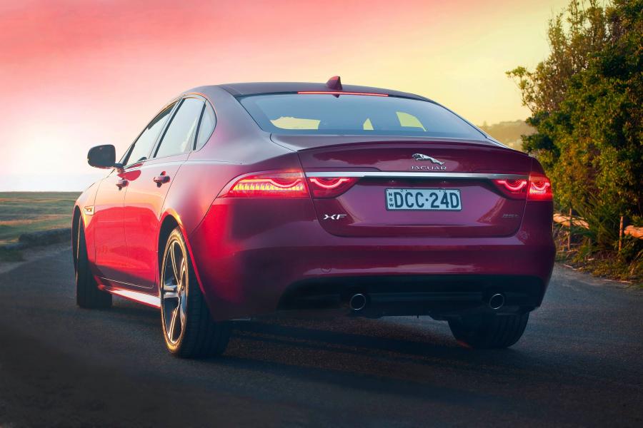  Jaguar XF R-Sport 2016 года  (AU) (фото 16 из 26)